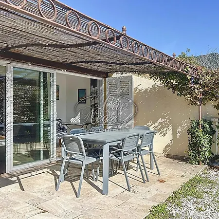 Prázdninový dům Maison 4 Personnes 3 Etoiles Avec Piscine Et Acces Pramousquier *